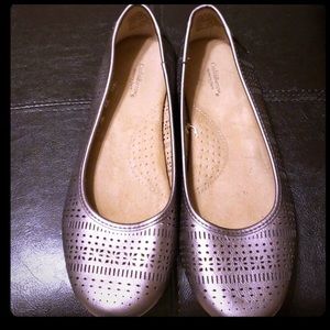 Croft & Barrow flats